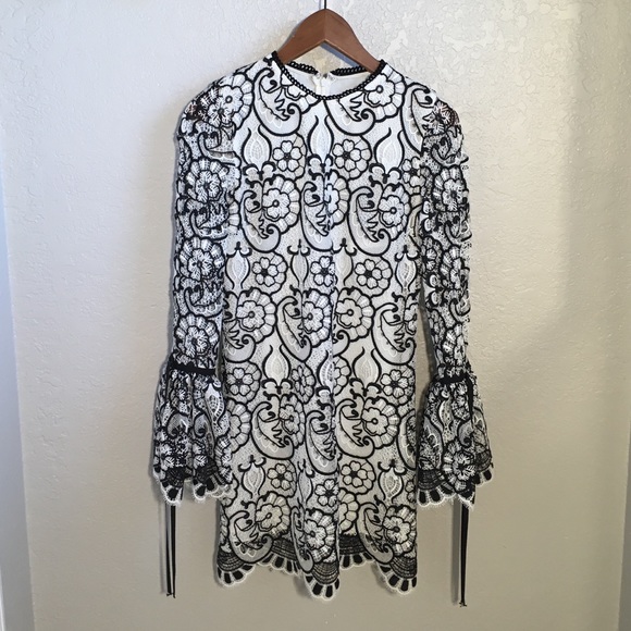 NWT Alexis Rustam Lace Mini Dress Lace Bell Sleeve - Picture 4 of 6
